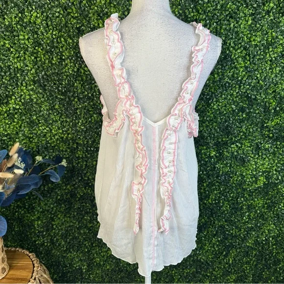POL White and Pink Ruffle Trim with faux pearl details Blouse nwt